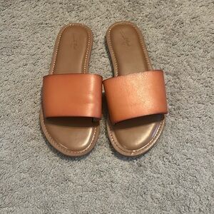 Universal Thread Sandals